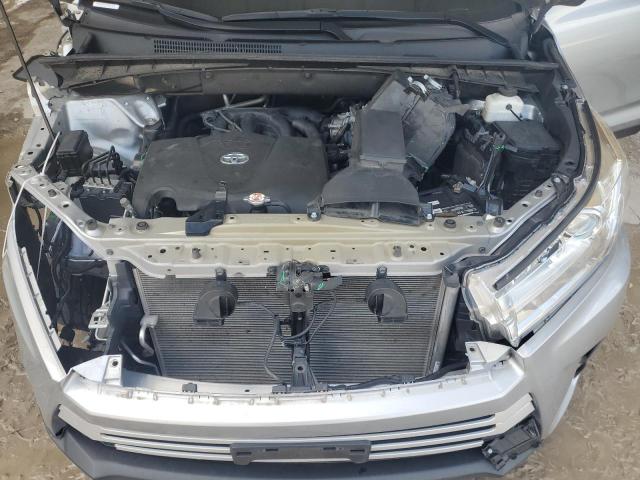 Photo 12 from auction – 2019 TOYOTA HIGHLANDER with VIN 5TDKZRFH1KS310593