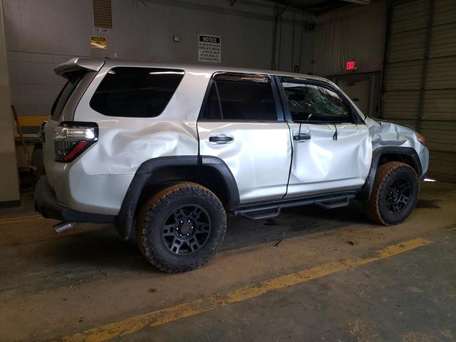 Photo 3 from auction – 2010 TOYOTA 4RUNNER SR with VIN JTEBU5JR3A5016930