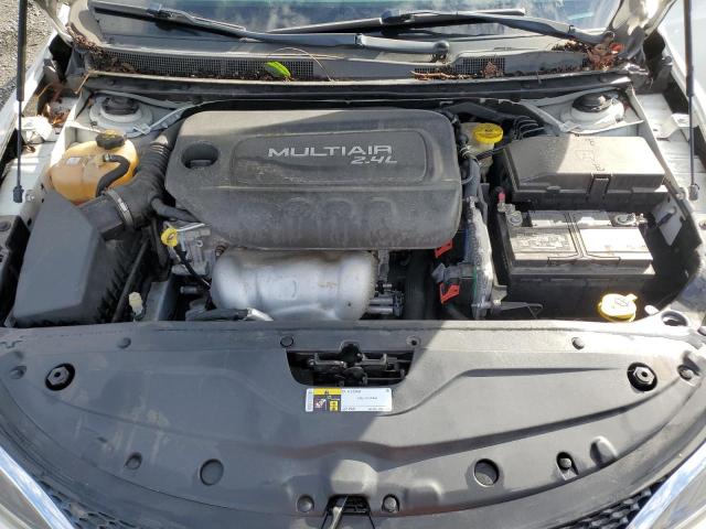 Photo 11 from auction – 2015 CHRYSLER 200 LIMITE with VIN 1C3CCCAB4FN617374