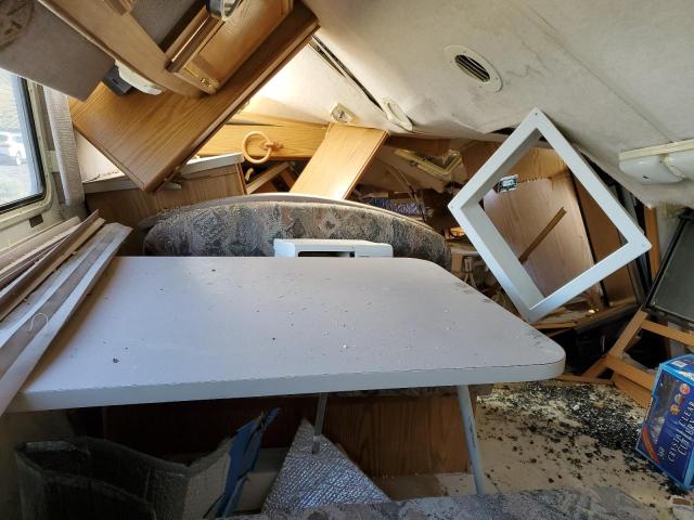 Photo 6 from auction – 1996 WINNEBAGO 5TH WHEEL with VIN 1GBLP37N6T3304274
