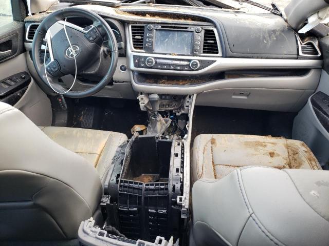 Zdjęcie 8 z aukcji – 2017 TOYOTA HIGHLANDER z VIN 5TDJZRFH7HS411870