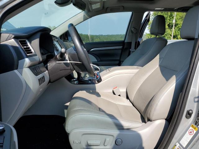 Photo 7 from auction – 2017 TOYOTA HIGHLANDER with VIN 5TDYZRFH7HS227298