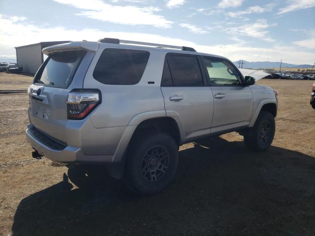 Photo 3 from auction – 2020 TOYOTA 4RUNNER SR with VIN JTEBU5JRXL5744831