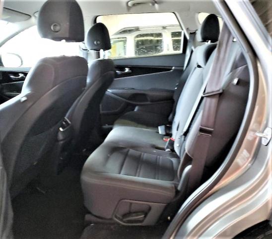 Photo 11 from auction – 2018 KIA SORENTO LX with VIN 5XYPGDA37JG430727