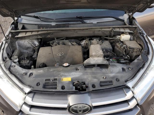 Photo 11 from auction – 2018 TOYOTA HIGHLANDER with VIN 5TDZZRFH7JS285342