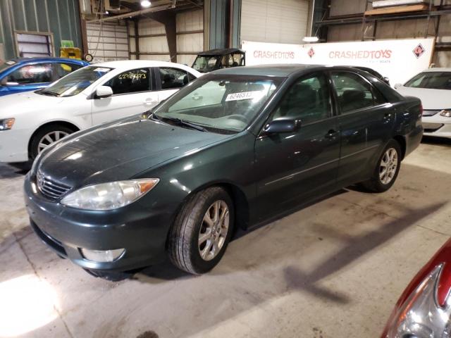 TOYOTA CAMRY LE 2005 with VIN 4T1BF30KX5U086892 - Photo from auction