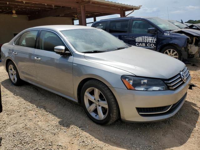 Photo 4 from auction – 2014 VOLKSWAGEN PASSAT S with VIN 1VWAT7A38EC040567
