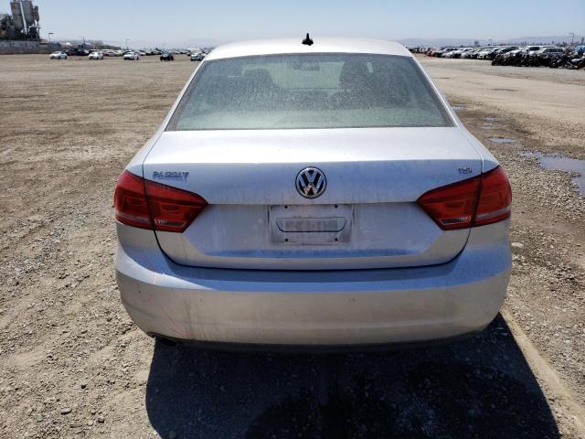 Photo 6 from auction – 2015 VOLKSWAGEN PASSAT S with VIN 1VWAT7A33FC076412