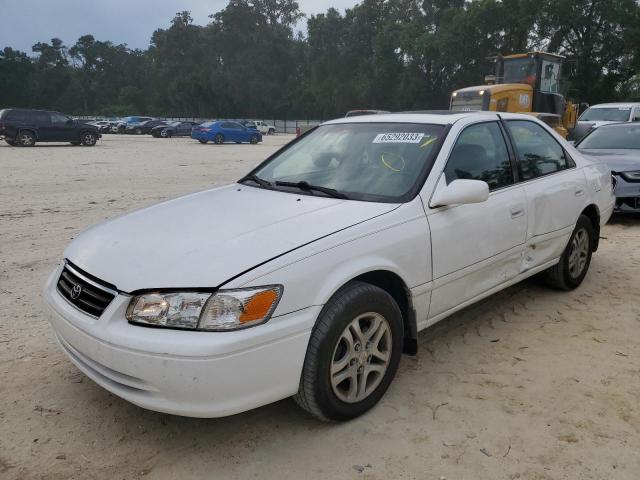 TOYOTA CAMRY CE 2000 with VIN 4T1BG28K8YU738070 - Photo from auction