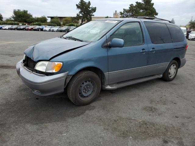 TOYOTA SIENNA LE 2002 with VIN 4T3ZF13C72U494731 - Photo from auction