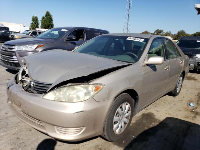TOYOTA CAMRY LE 2005 with VIN 4T1BE30K25U068129 - Photo from auction