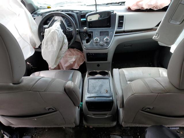 Photo 8 from auction – 2017 TOYOTA SIENNA XLE with VIN 5TDYZ3DC1HS823916