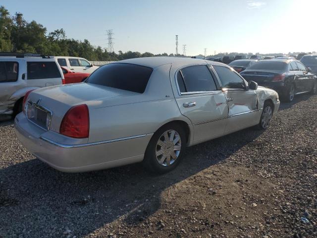 Photo 3 from auction – 2003 LINCOLN TOWN CAR C with VIN 1LNHM83W73Y619217