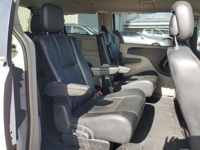 Photo 11 from auction – 2014 CHRYSLER TOWN & COU with VIN 2C4RC1CG4ER180139