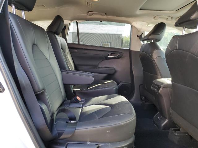 Photo 11 from auction – 2022 TOYOTA HIGHLANDER with VIN 5TDGZRBH9NS219071