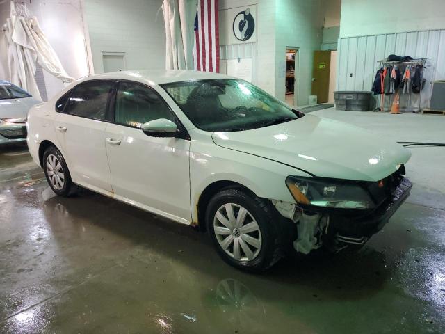 Photo 4 from auction – 2012 VOLKSWAGEN PASSAT S with VIN 1VWAP7A33CC082212