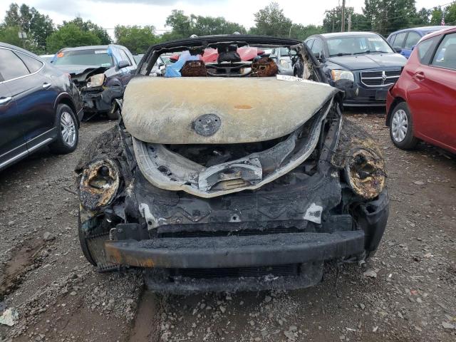Photo 5 from auction – 2004 VOLKSWAGEN NEW BEETLE with VIN 3VWCD31Y04M330454