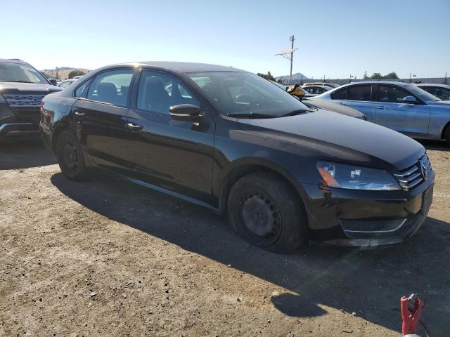 Photo 4 from auction – 2014 VOLKSWAGEN PASSAT S with VIN 1VWAT7A35EC101907