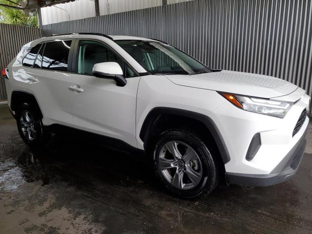 Photo 4 from auction – 2022 TOYOTA RAV4 XLE with VIN 2T3W1RFV6NC185240