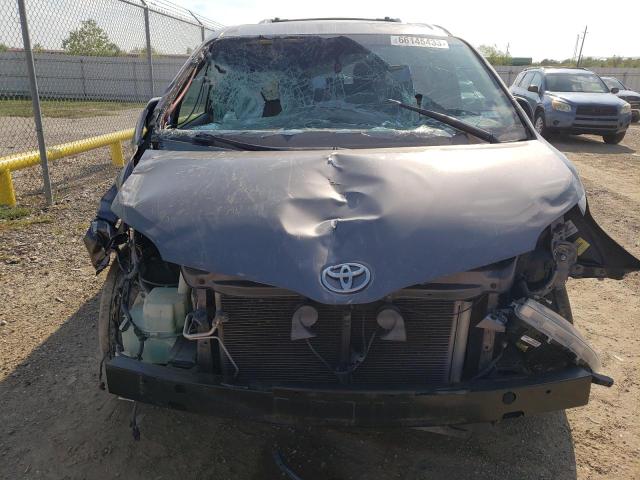 Photo 5 from auction – 2014 TOYOTA SIENNA XLE with VIN 5TDYK3DC9ES422520
