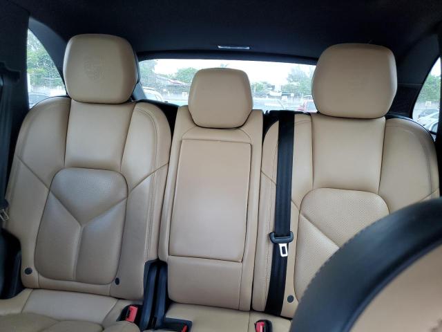 Photo 10 from auction – 2018 PORSCHE CAYENNE with VIN WP1AA2A25JKA05955
