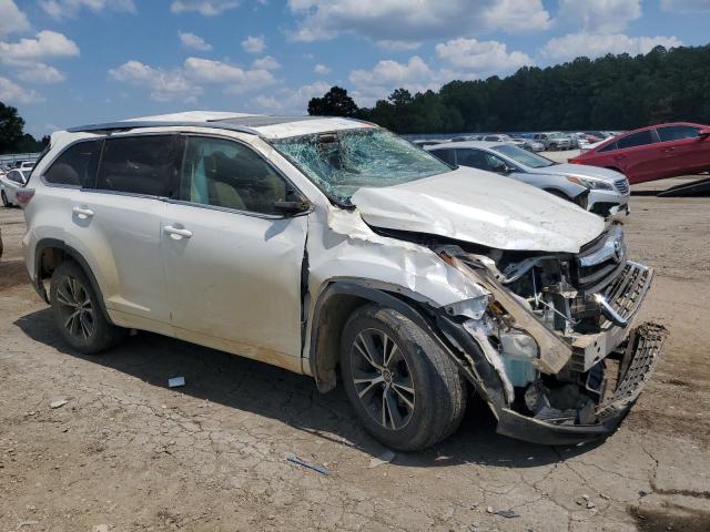 Снимка 4 от търг – 2016 TOYOTA HIGHLANDER с VIN 5TDJKRFH9GS258301