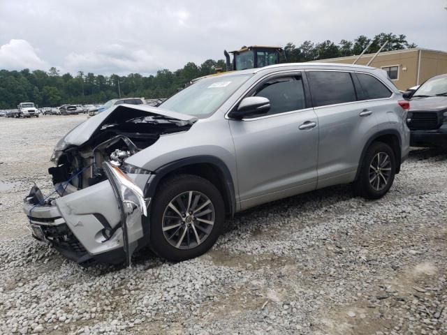 TOYOTA HIGHLANDER 2018 z numerem VIN 5TDKZRFH9JS534242 - Zdjęcie z aukcji