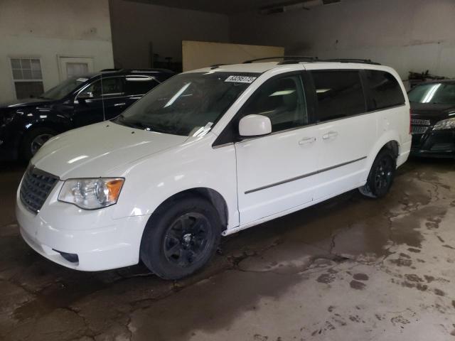 CHRYSLER TOWN & COU 2010 с VIN 2A4RR5D16AR104572 - Снимка от търг