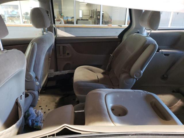 Photo 11 from auction – 2004 TOYOTA SIENNA CE with VIN 5TDZA23C34S031851
