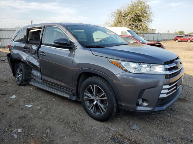 Photo 4 from auction – 2018 TOYOTA HIGHLANDER with VIN 5TDZZRFH7JS285342