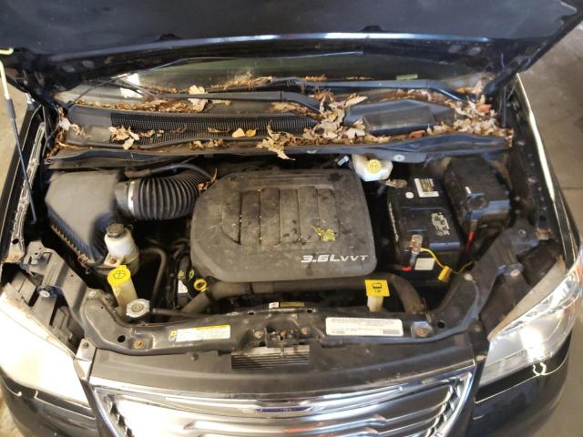 Photo 12 from auction – 2013 CHRYSLER TOWN AND C with VIN 2C4RC1BG7DR705968