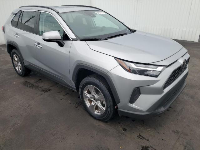 Photo 4 from auction – 2022 TOYOTA RAV4 XLE with VIN 2T3W1RFV1NW188366