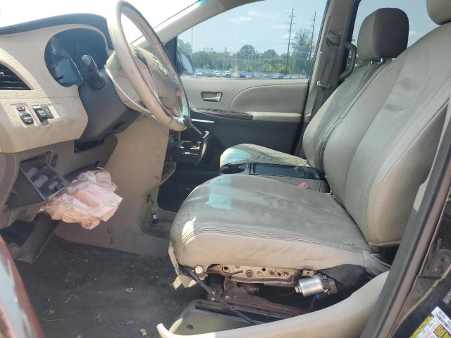 Photo 7 from auction – 2011 TOYOTA SIENNA XLE with VIN 5TDYK3DC4BS019637