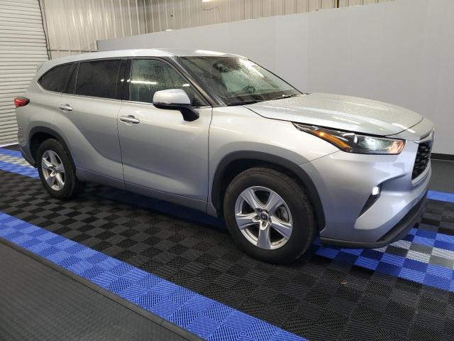 Photo 4 from auction – 2022 TOYOTA HIGHLANDER with VIN 5TDZZRAH4NS544611