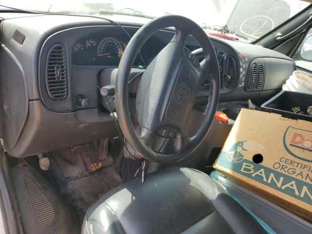 Photo 8 from auction – 2002 DODGE RAM VAN B2 with VIN 2B7JB21Y42K105981