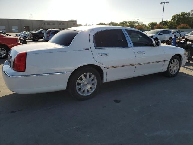 Photo 3 from auction – 2011 LINCOLN TOWN CAR S with VIN 2LNBL8CV1BX755678