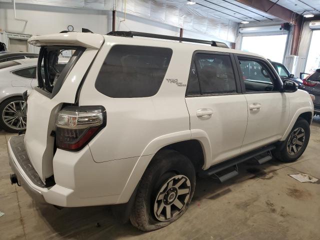 Photo 3 from auction – 2021 TOYOTA 4RUNNER SR with VIN JTERU5JR2M5851579
