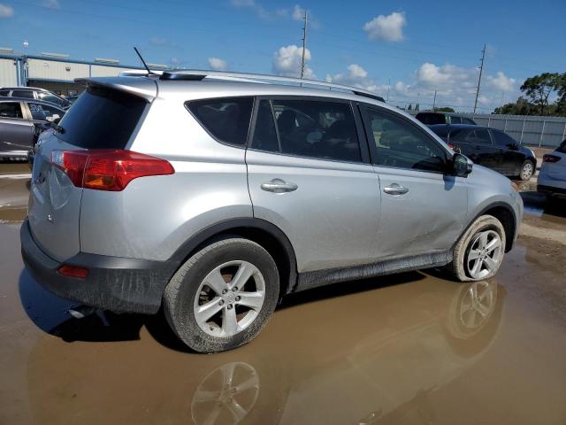 Photo 3 from auction – 2014 TOYOTA RAV4 XLE with VIN JTMWFREV0ED027863