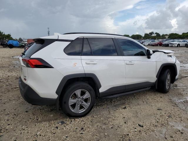 Photo 3 from auction – 2022 TOYOTA RAV4 XLE with VIN 2T3W1RFV2NC175742