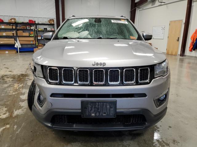 Photo 5 from auction – 2017 JEEP COMPASS LA with VIN 3C4NJDBB4HT647220