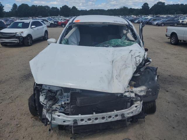 Photo 5 from auction – 2017 FORD ESCAPE SE with VIN 1FMCU0GDXHUE55481