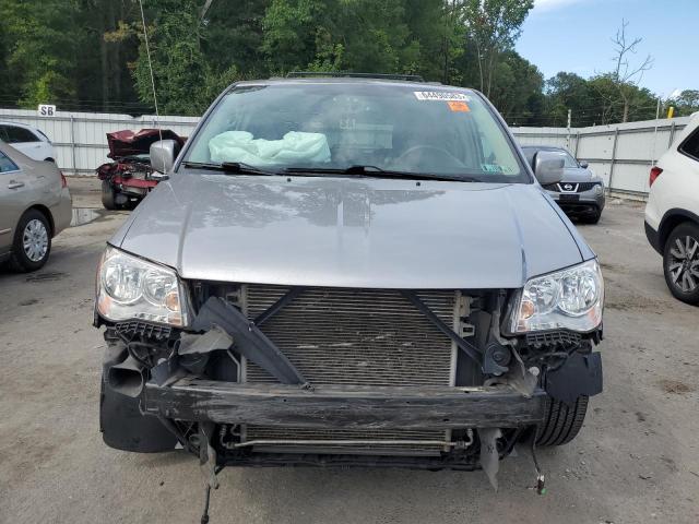 Photo 5 from auction – 2016 CHRYSLER TOWN & COU with VIN 2C4RC1BGXGR188153