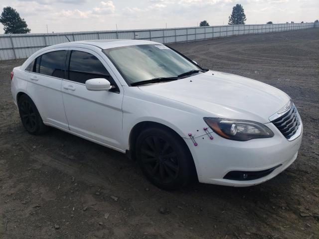 Photo 4 from auction – 2013 CHRYSLER 200 SEDAN with VIN 1C3CCBBB4DN505129