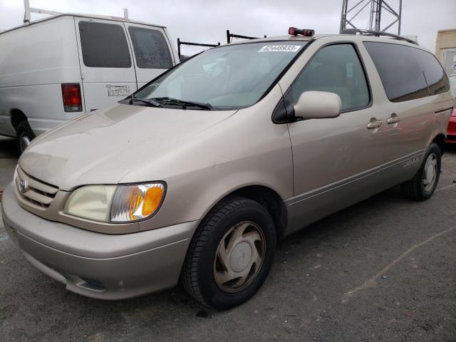 TOYOTA SIENNA LE 2002 with VIN 4T3ZF13C62U468539 - Photo from auction