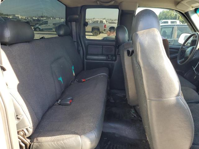 Photo 10 from auction – 2001 CHEVROLET SILVERADO with VIN 2GCEC19T611160244