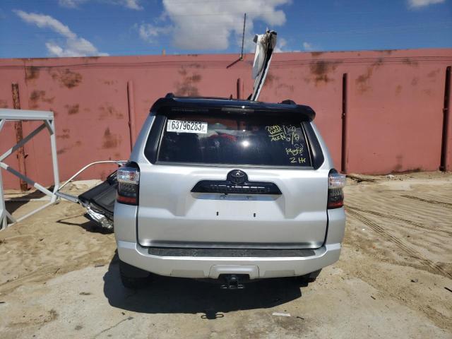 Снимка 6 от търг – 2020 TOYOTA 4RUNNER SR с VIN JTEBU5JRXL5776744