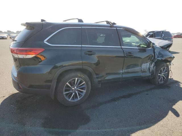 Photo 3 from auction – 2017 TOYOTA HIGHLANDER with VIN 5TDJZRFH8HS443744