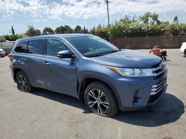 Снимка 4 от търг – 2017 TOYOTA HIGHLANDER с VIN 5TDBZRFH7HS413560