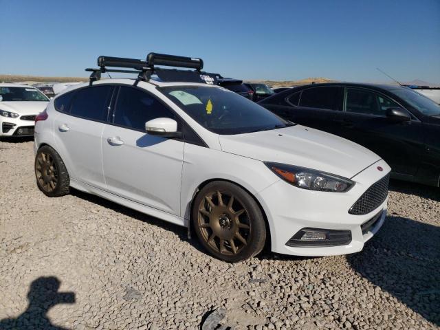 Снимка 4 от търг – 2017 FORD FOCUS ST с VIN 1FADP3L95HL254635