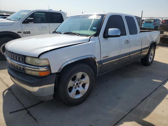 CHEVROLET SILVERADO 2000 with VIN 1GCEC19VXYZ302341 - Photo from auction